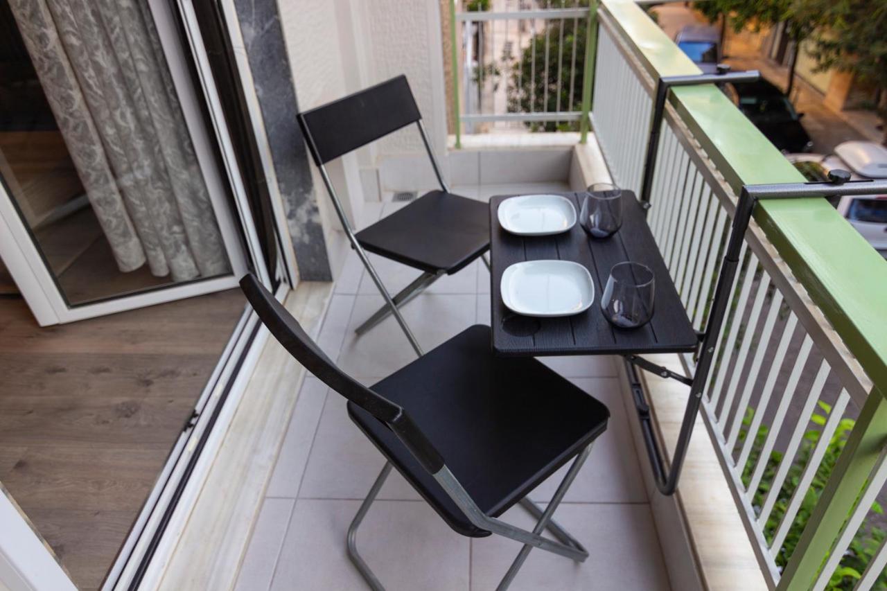 Luxury Apartment 10' From The Center! Athens Exterior photo